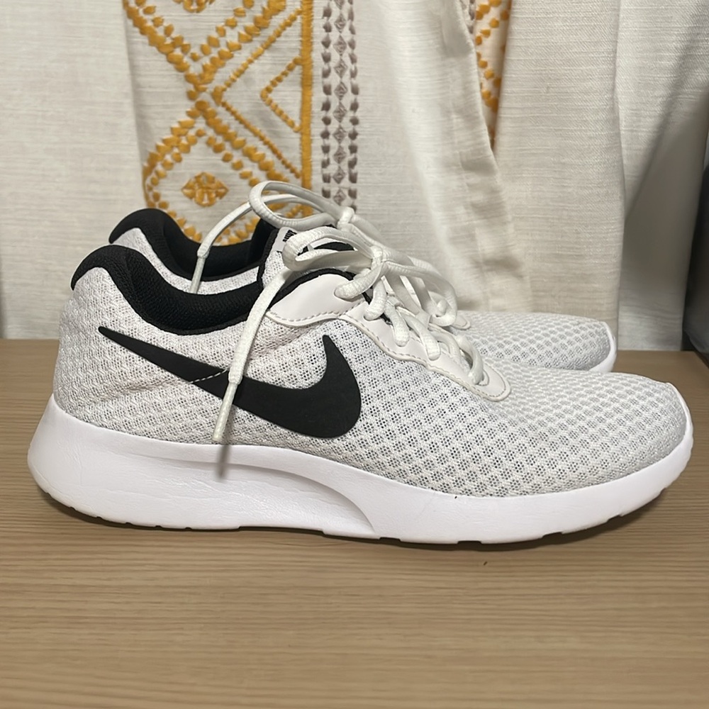 Nike Tanjun Women’s Shoes - Size 6.5
